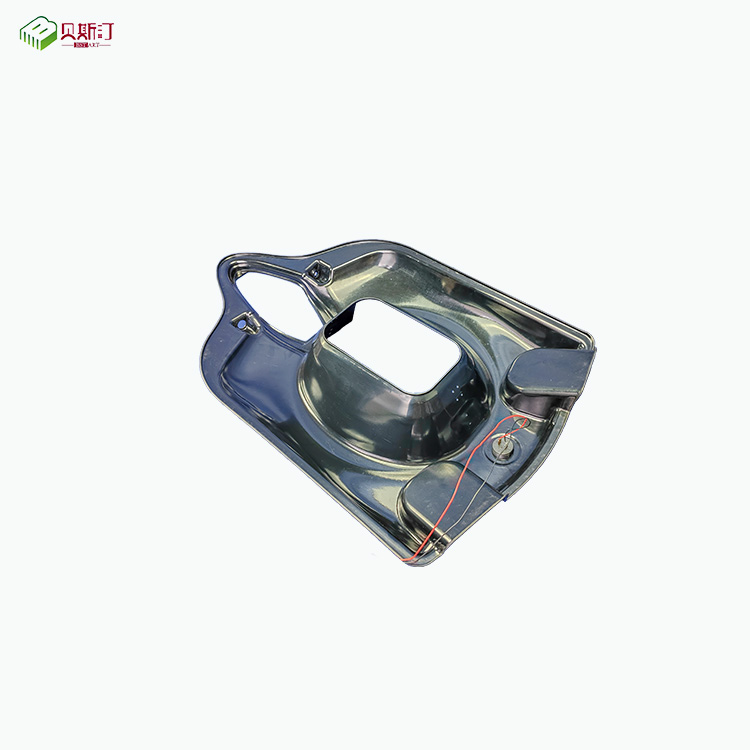 The shell of the nest pulling net boat is made of thick plates, which are vacuum molded. The plastic shell of the bait boat is made of thick sheets, which are vacuum molded with ABS