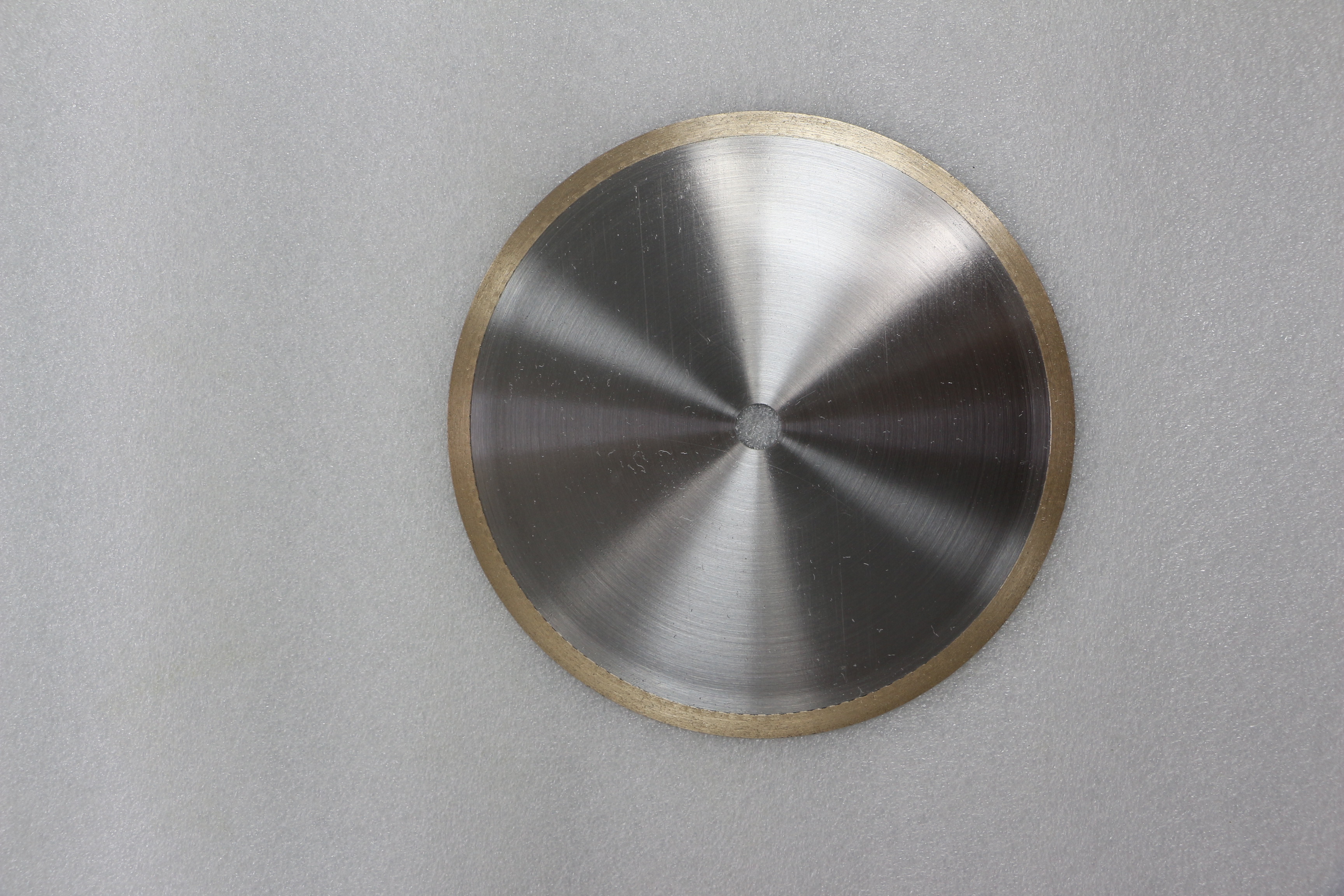 Diamond ceramic cutting blade, diamond saw blade, bronze sintered blade, sharp and durable