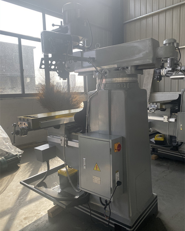 4H turret milling machine, electronic automatic cutting, three axis digital display, high speed processing, supplied by manufacturers