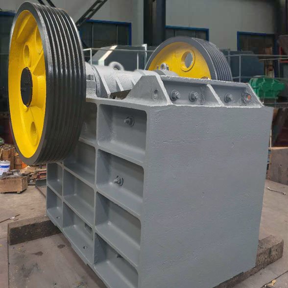 The crusher is easy to maintain on construction sites, saving manpower and ensuring smooth discharge of materials