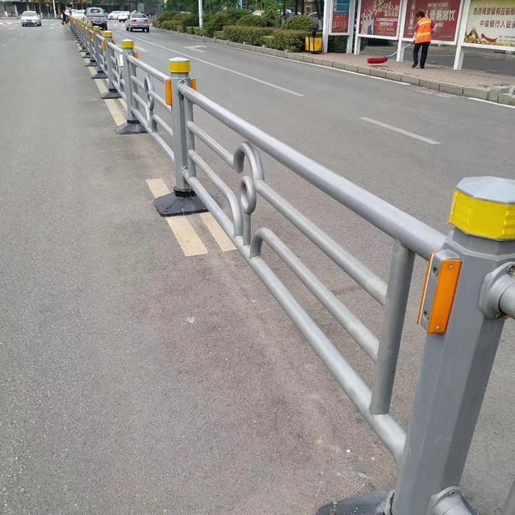 机非隔离栏 城市护栏 小区内部马路分割围栏 厂家定制 兴百瑞