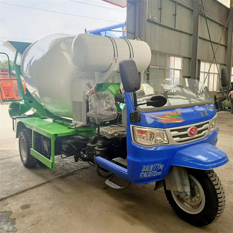 Retrofitting of a concrete mixing and transportation vehicle for the Wuzheng Tunnel Project to a five wheel 2.5 cubic meter commercial water mixing and mud truck