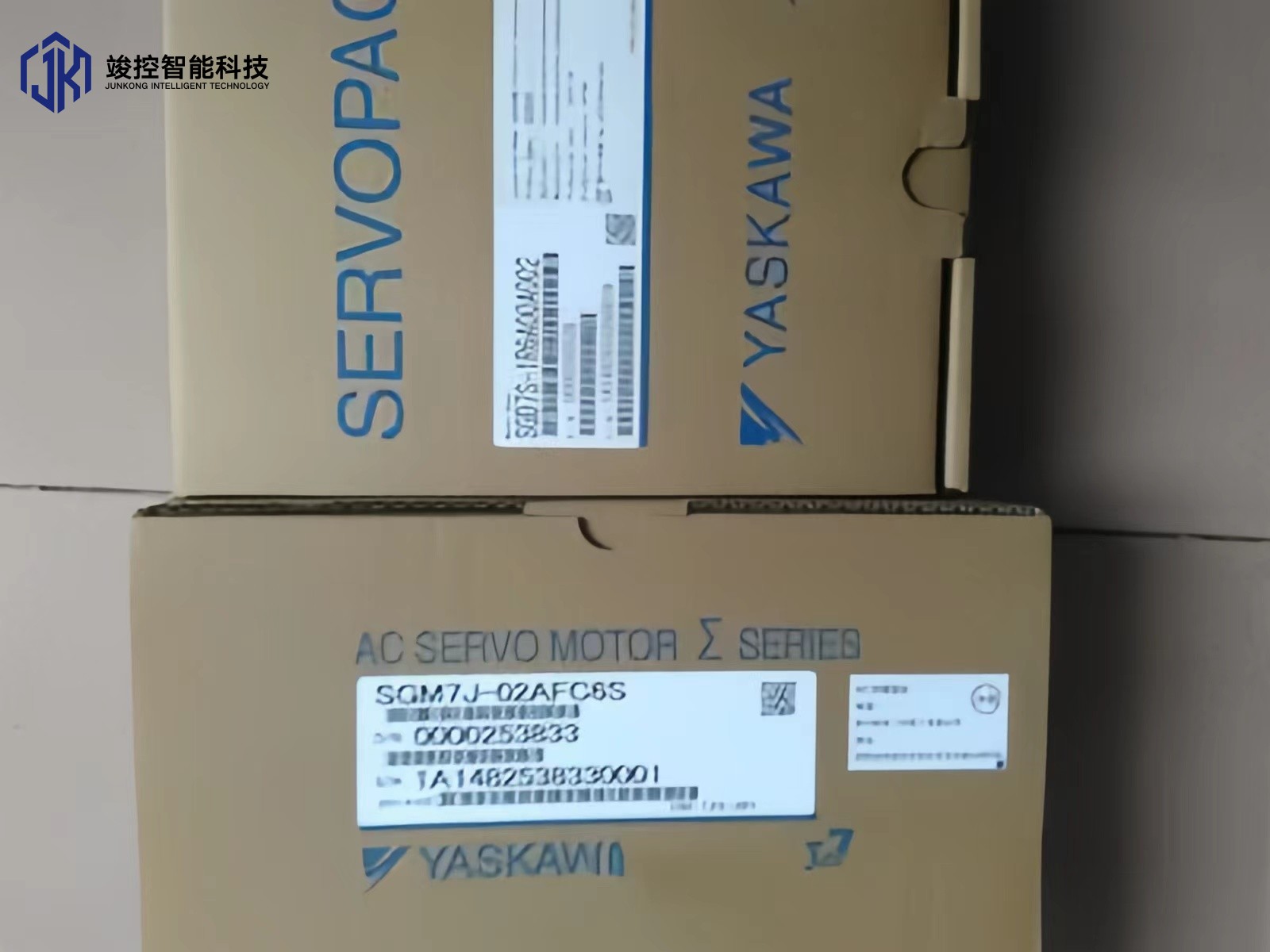 Original Yaskawa servo motor SGMXG-44AUA61C2 SGMX series 26 bit incremental absolute value sharing