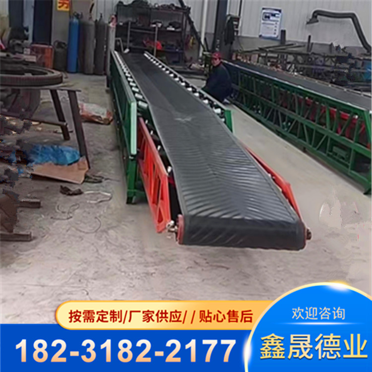 Mobile lifting and retracting conveyor for grain conveying equipment for loading and unloading vehicles at grain depots and grain stations