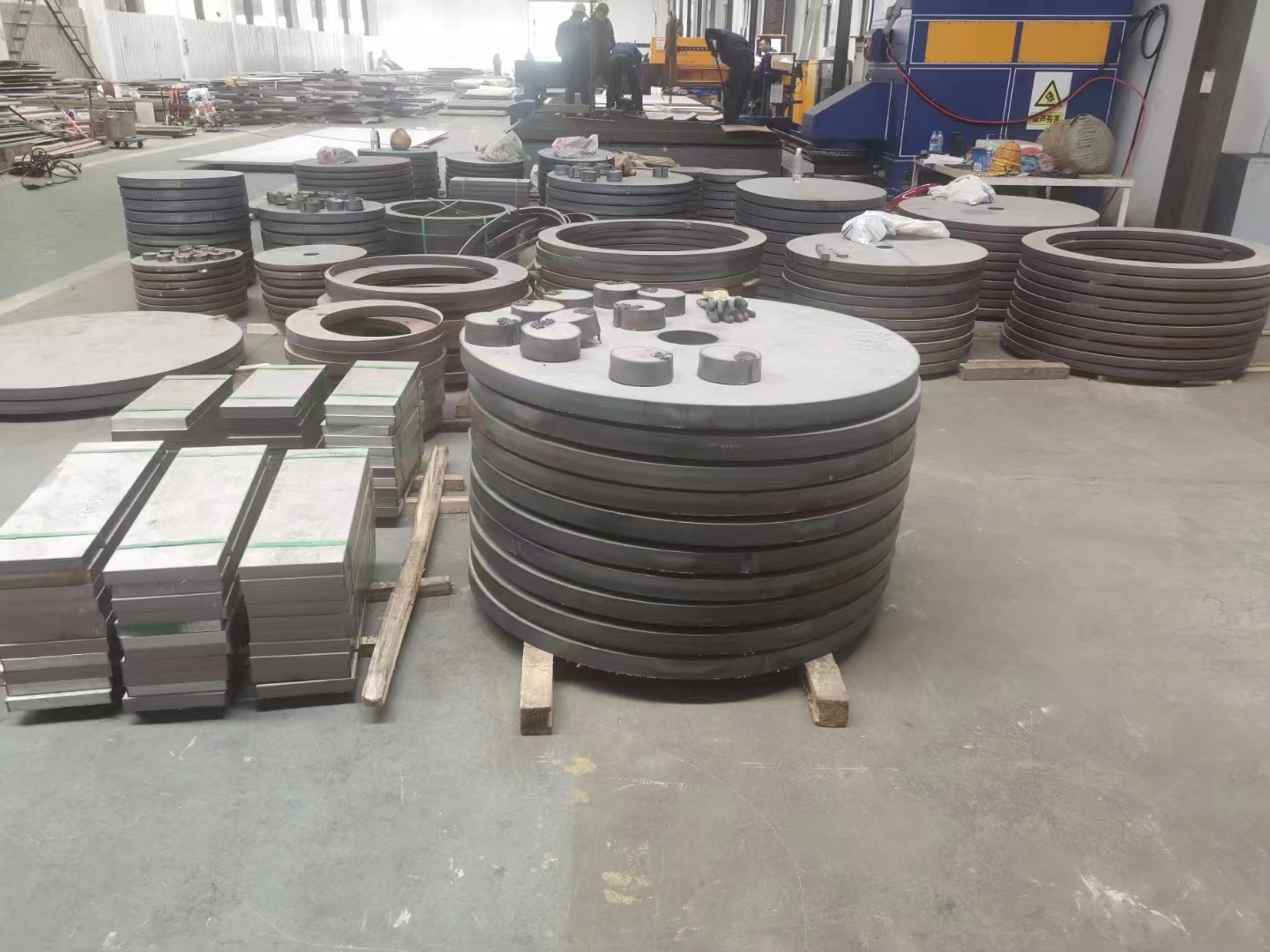 Q235 medium thick plate A3 steel plate cutting and processing Q345B wear-resistant low alloy manganese plate 20cm iron