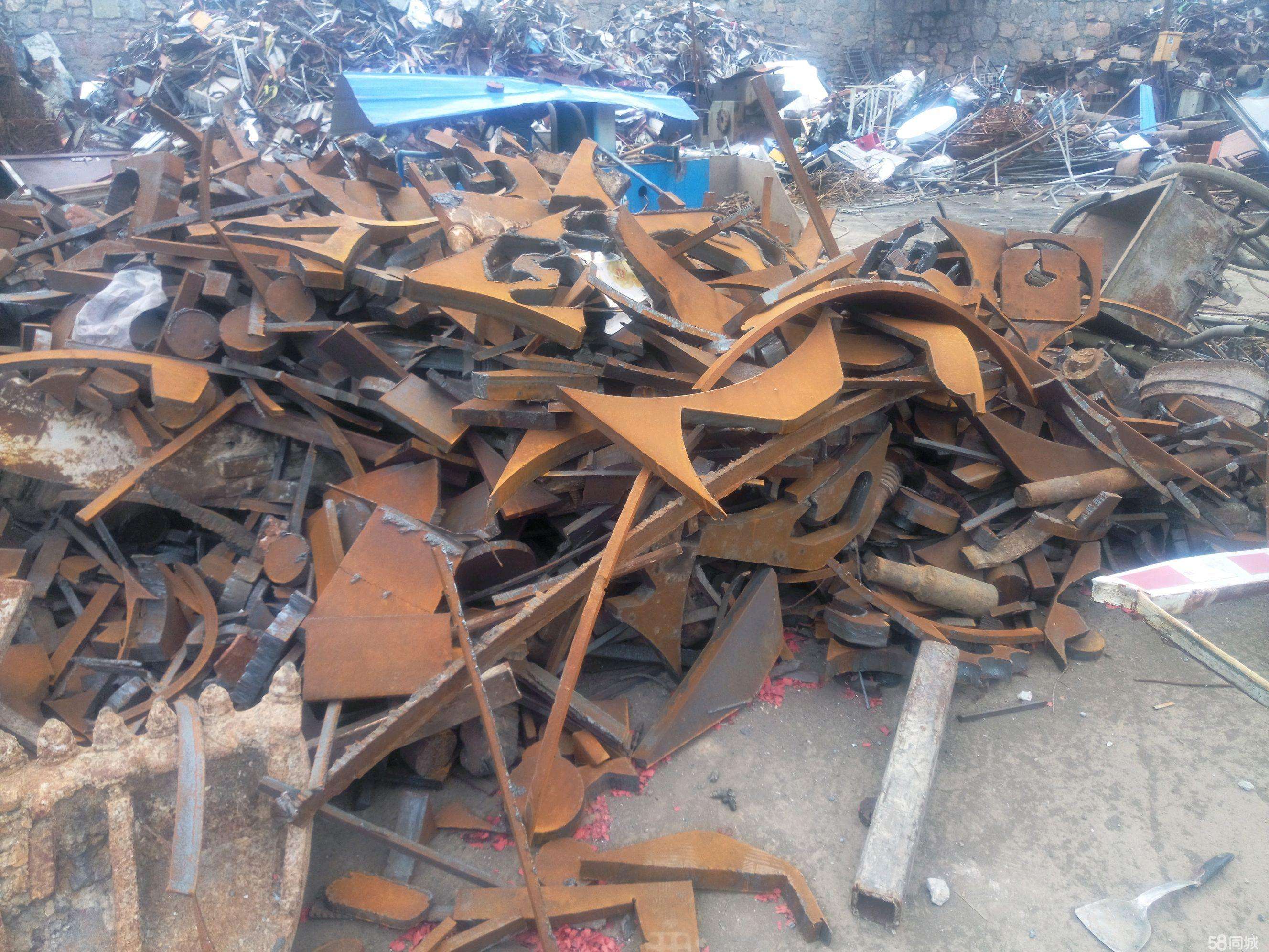 Local scrap iron recycling, scrap steel plate procurement and packaging station provides on-site services