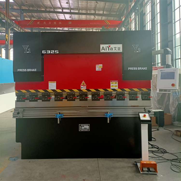 Aiya WC67K-63 ton 2500 servo CNC bending machine manufacturer automatic bending machine for sheet metal