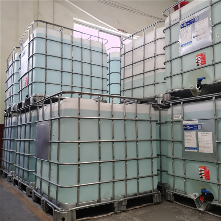 Life paper improver paper making process mixed with adhesive cylinder stripping agent water for dilution and spraying on the surface of the drying cylinder