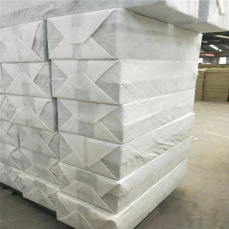 银通 生态多孔纤维棉厂家 空隙率大吸水力好重量轻 碳纤雨水调蓄系统