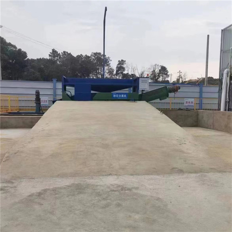 Large vibrating sand and gravel separator with zero discharge in concrete mixing plant