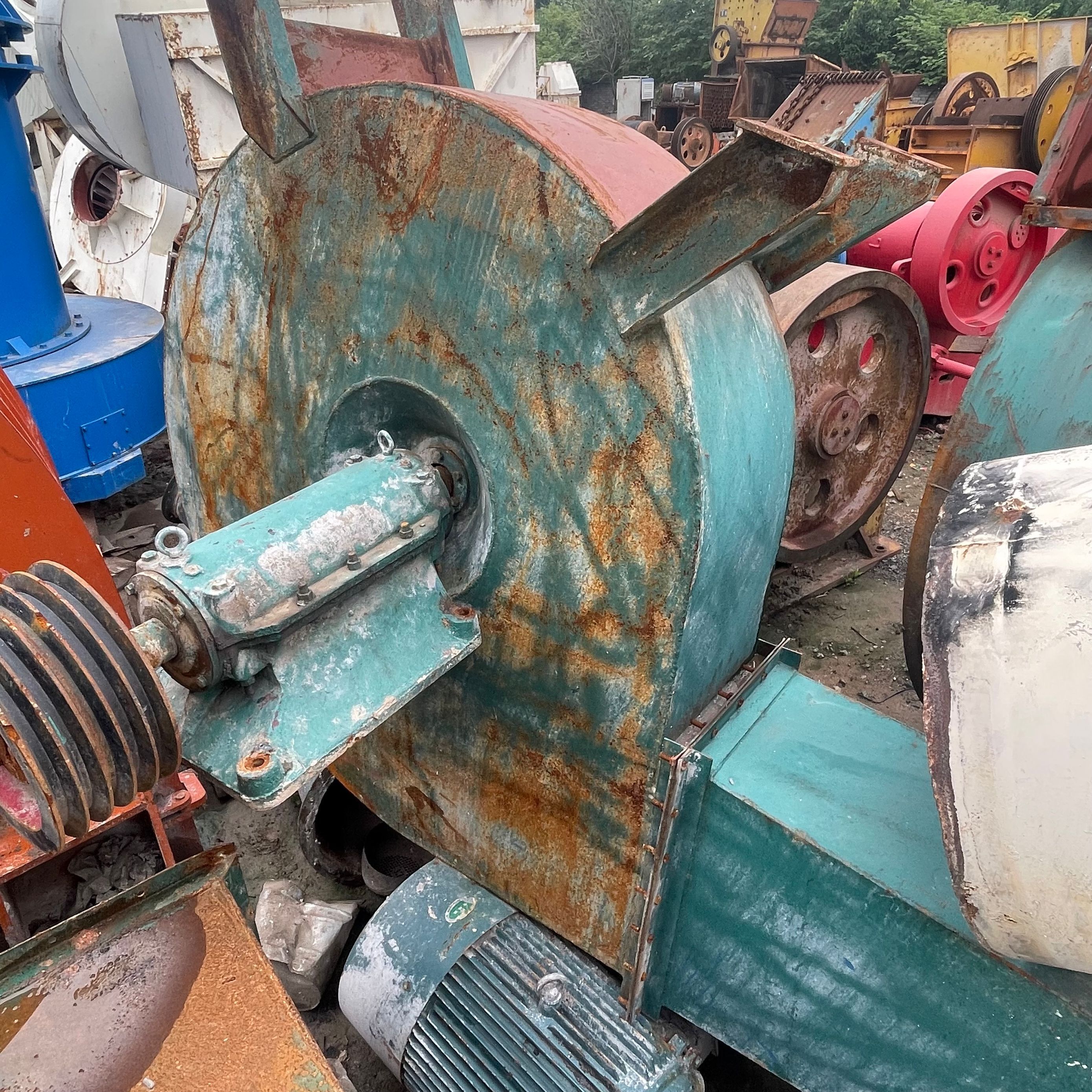 Second-hand Qingkuang 5R pendulum grinder 4119 Raymond grinding ore grinding processing Raymond machine