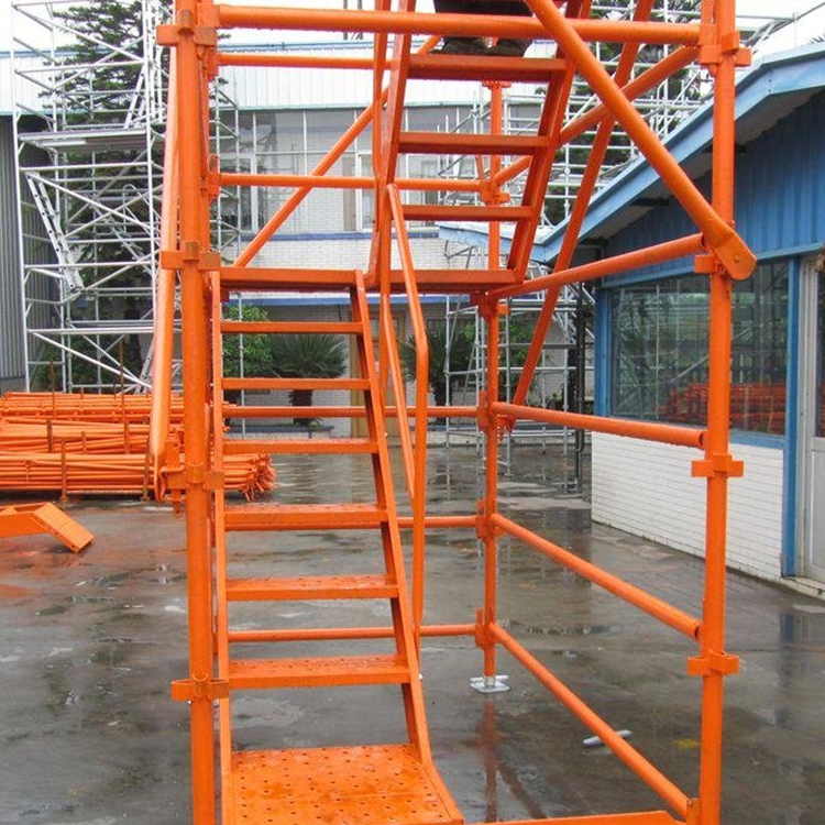 Hanging cage type safety ladder for construction of high piers of subway bridges, and the protective platform of the ladder cage building bears strong Kangming