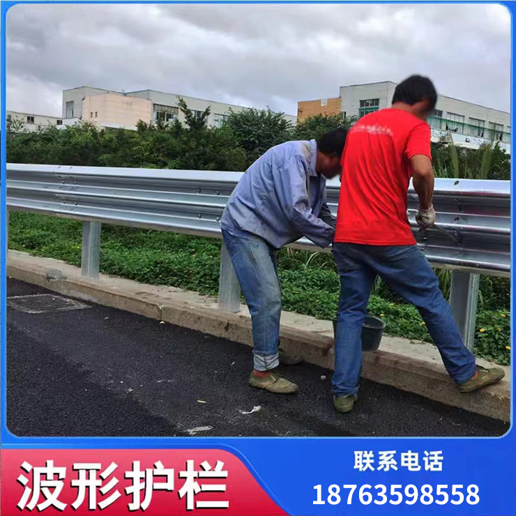 Third-class highway guardrail Second hand corrugated guardrail board Three wave guardrail bracket in stock