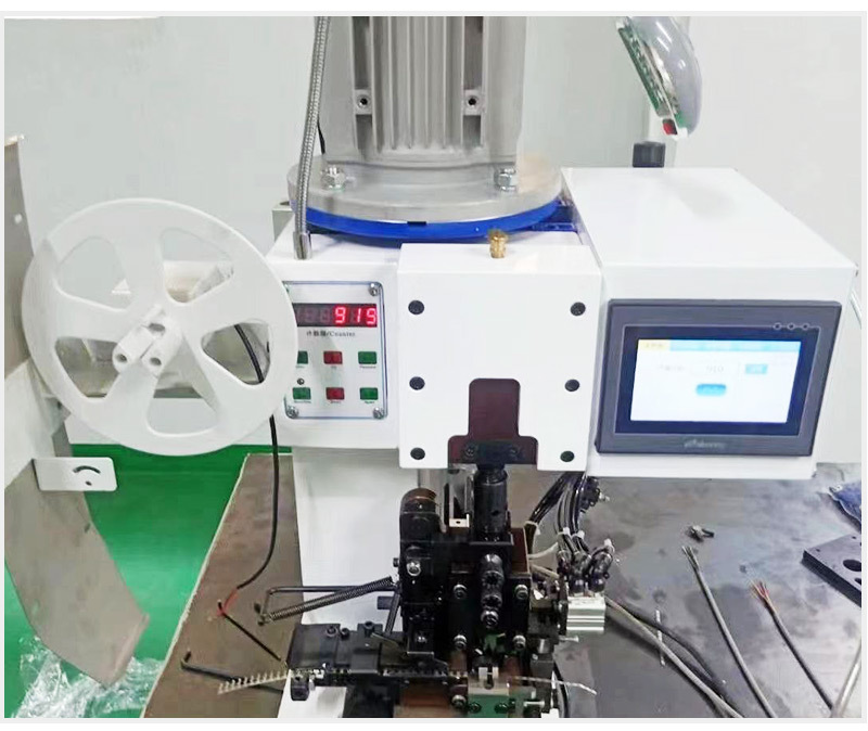 Mute multi-core wire semi-automatic peeling and terminal machine, cable laying and stripping equipment