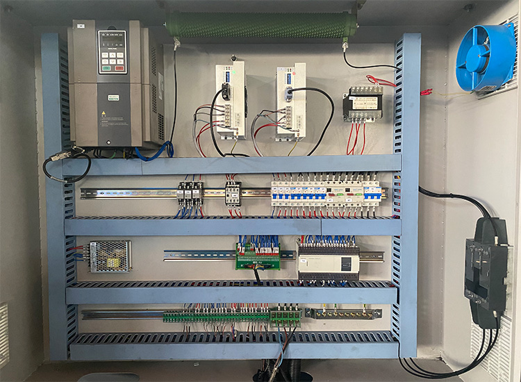 Customized configuration options for general flat floor saddle car equipment for large end lathe flanges