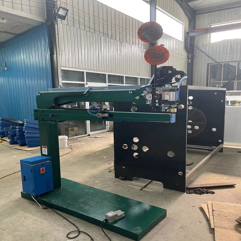 Single and double servo push plate 1600 type box nailing machine semi-automatic foot operated manual box nailing machine