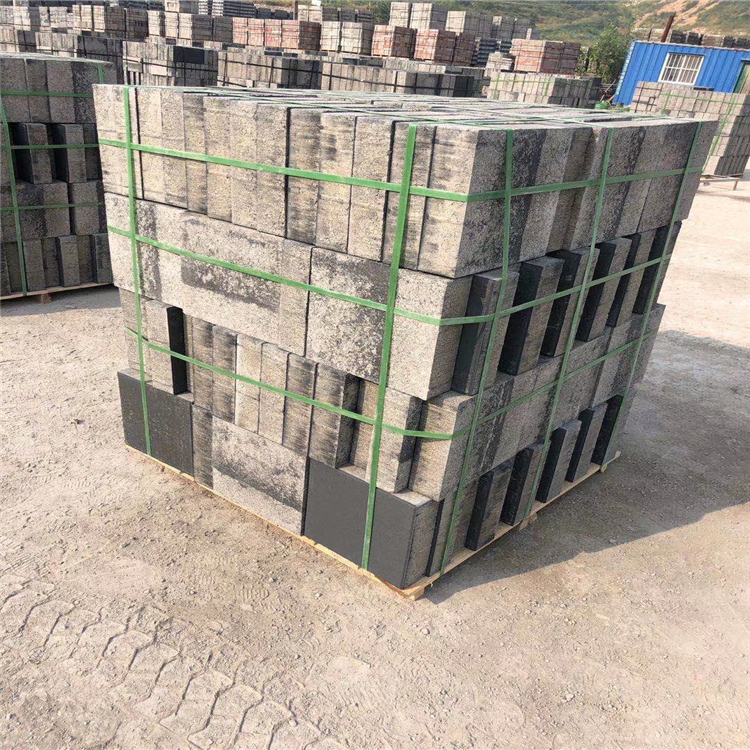 Hebei Baoding Bread Brick Factory provides concrete square bricks, which can be produced with multiple customized types and shipped quickly