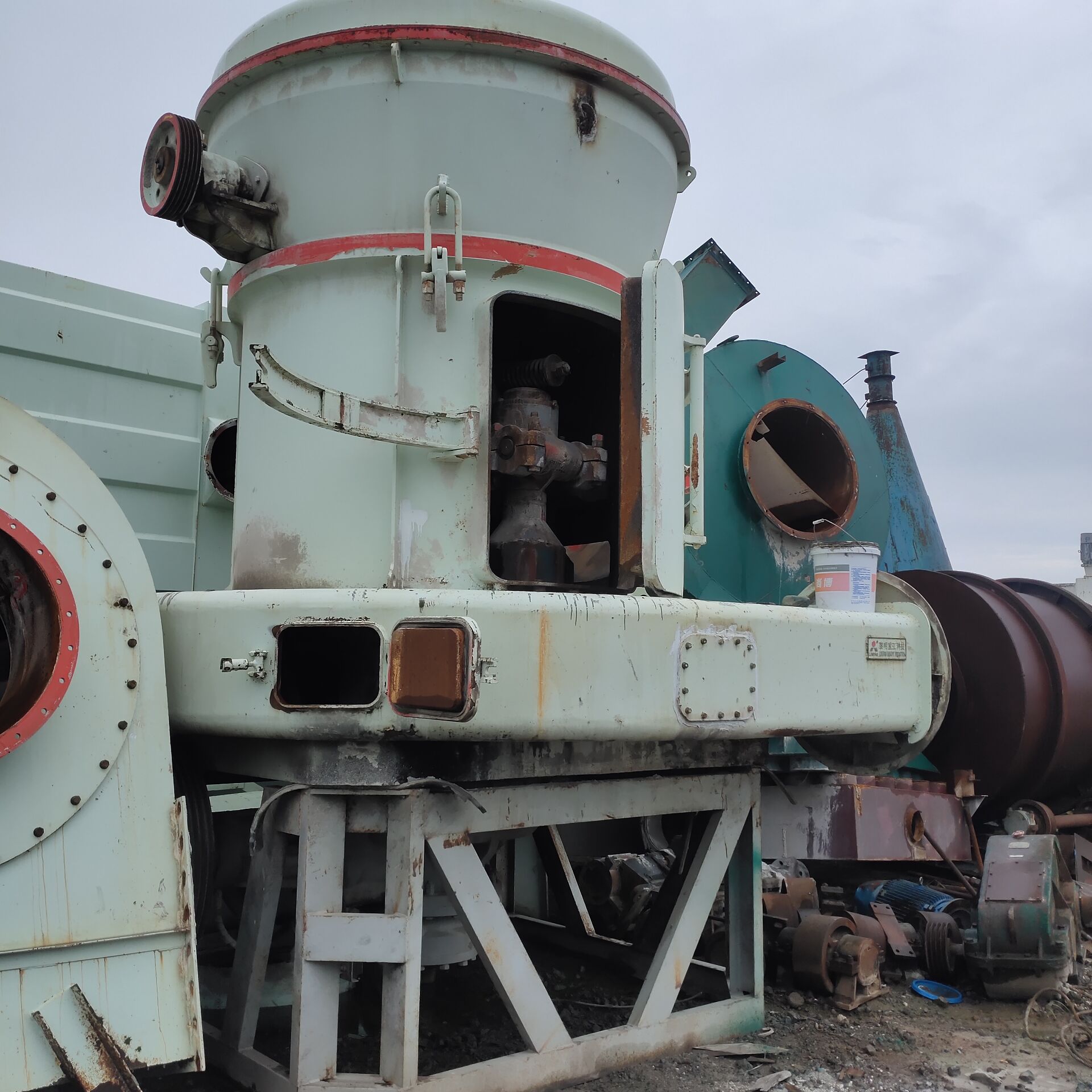 Used Liming European MTW175 Pulverizer Large Phosphate Rock 5R Raymond Mill