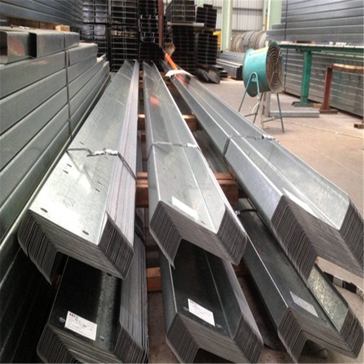 How much is it per ton for processing galvanized Z-shaped steel purlins 220 * 75 * 20 * 3.0 steel structure C-shaped steel