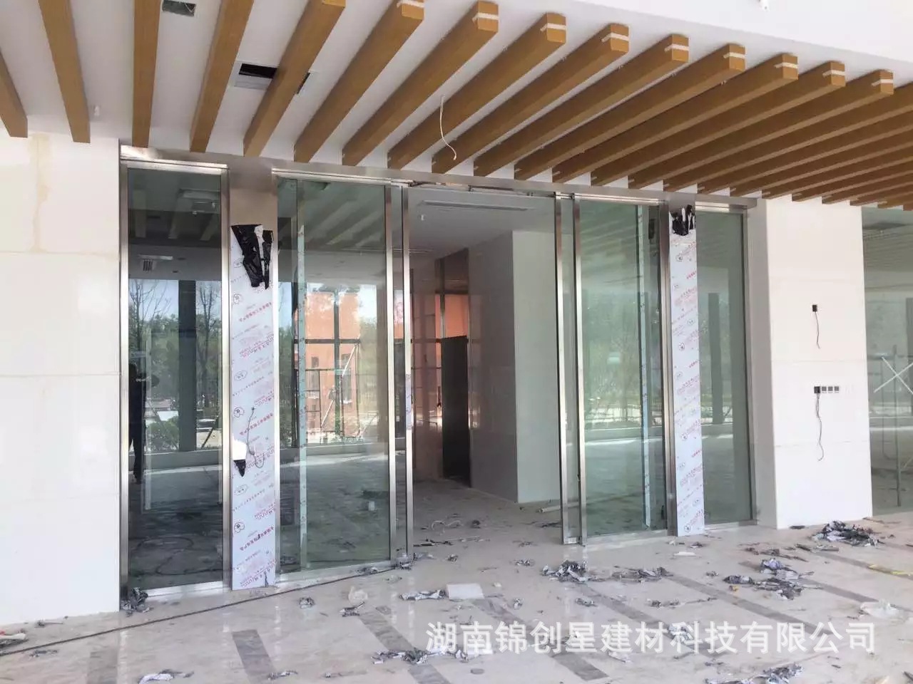 Customized aluminum alloy doors and windows, shops, fast food restaurants, KFC doors, aluminum alloy KFC sliding doors, swing doors