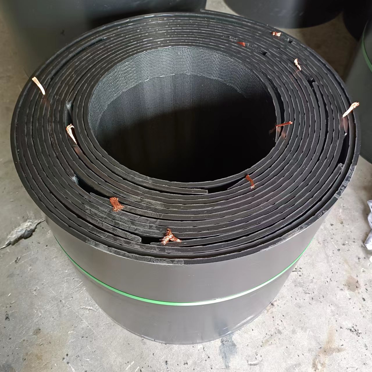 Shengzhang Electric Fusion Welding Machine Polyurethane Anticorrosive Pipeline Electric Fusion Sleeve Supporting Equipment Has Good Sealing Effect