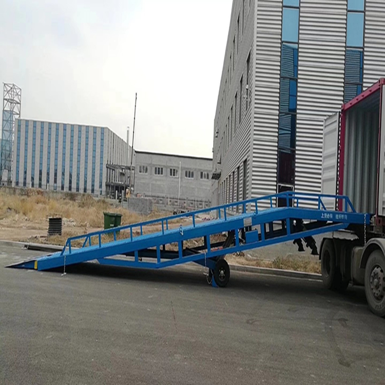 Docking bridge type unloading platform Mobile loading bridge Forklift loading and unloading bridge