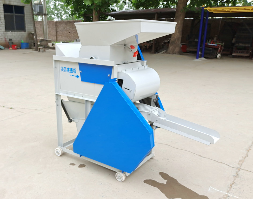 Small peanut shelling machine, peanut seed shelling machine, shelling and sorting integrated machine, without damaging red skin