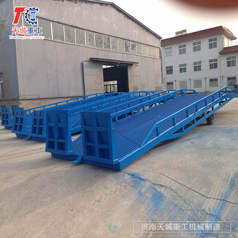 Tiancheng Mobile Boarding Bridge Customizable Logistics Container Loading and Unloading Platform Forklift Loading Platform Elevator Multiple Models