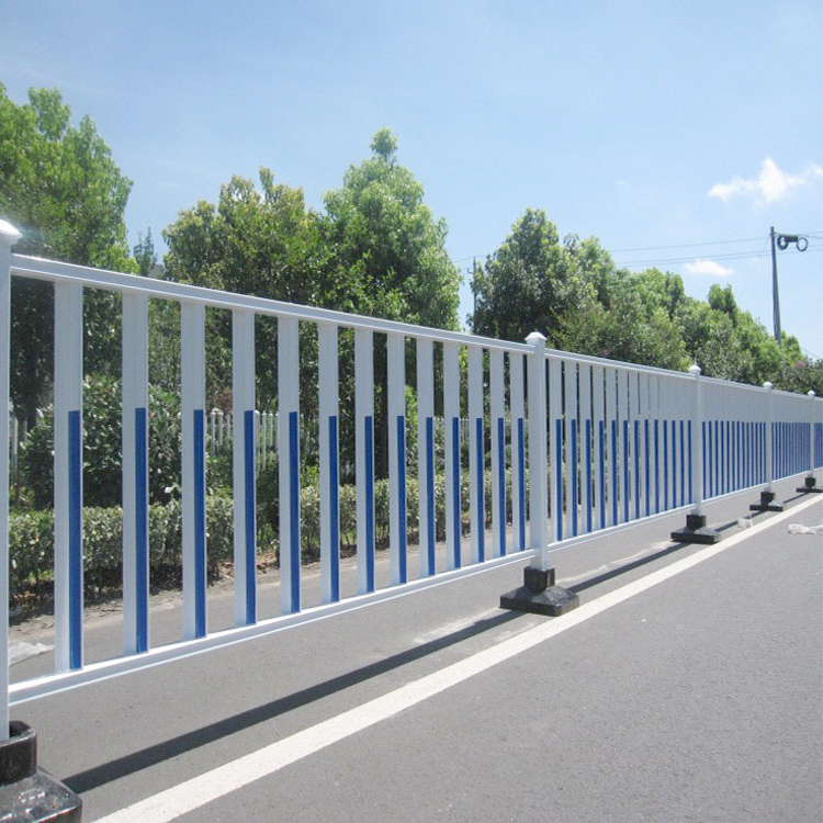 Chongze Zinc Steel Road Separation Railing Municipal Guardrail Urban Traffic Central Isolation Railing Pedestrian and Vehicle Diversion Railing