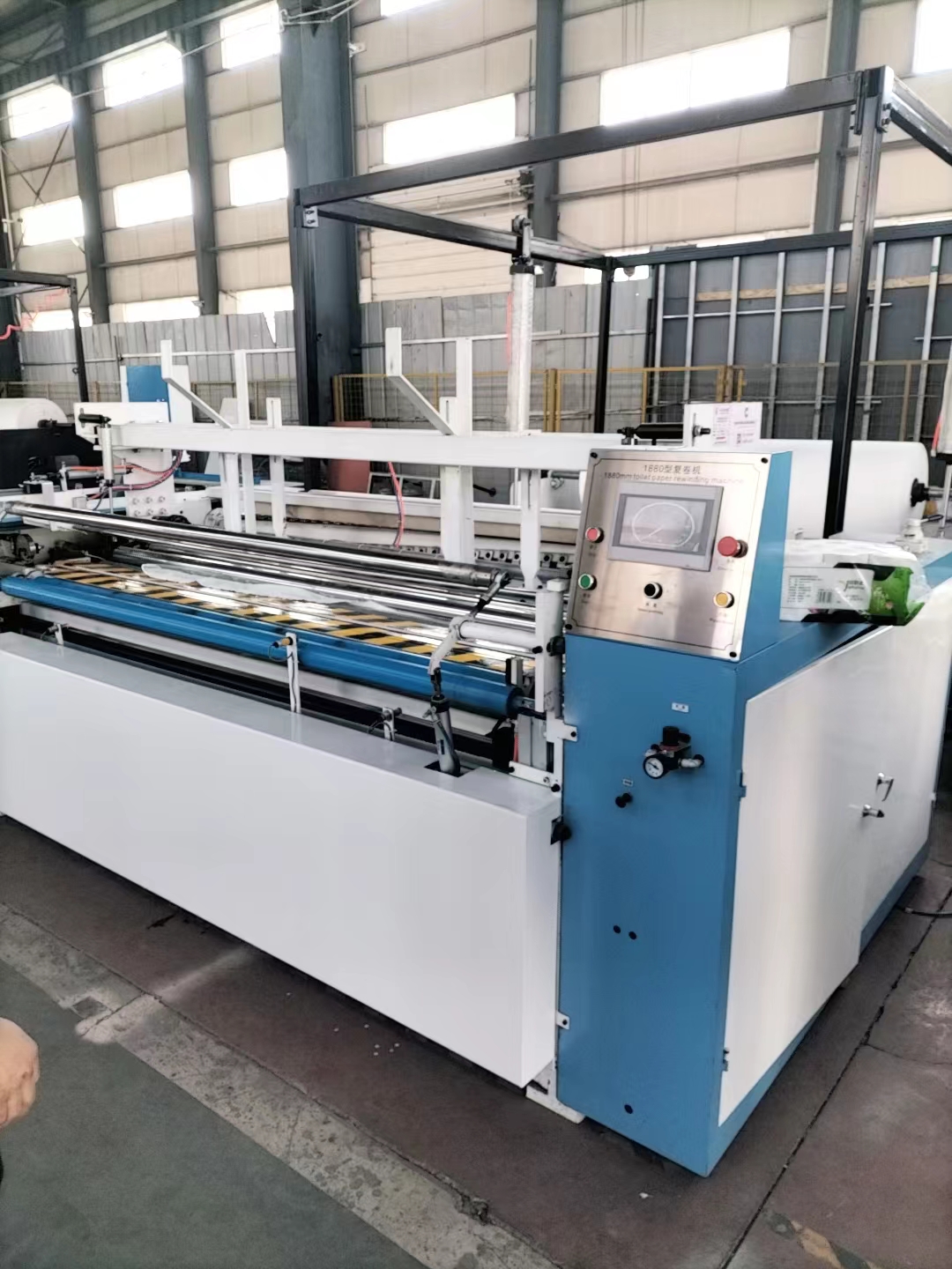 Guangmao Rewinding Machine Small 1880 Fully Automatic Toilet Paper Deep Processing Equipment Touch Screen Control, Daily Production of Three Tons