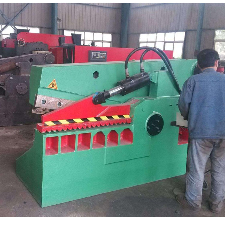 Q43-315 ton crocodile type old metal shearing machine Metal crocodile shearing 1 meter hydraulic iron shearing machine