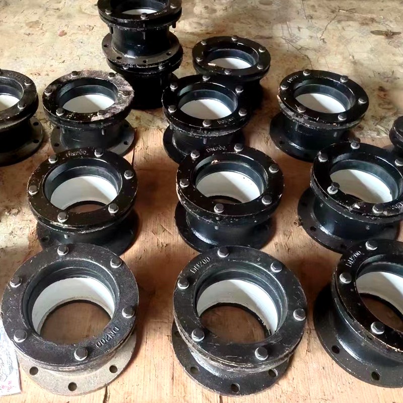 T-type interface cast iron pipe fittings production socket type ductile iron pipe fittings flange connection mechanical pipe fittings