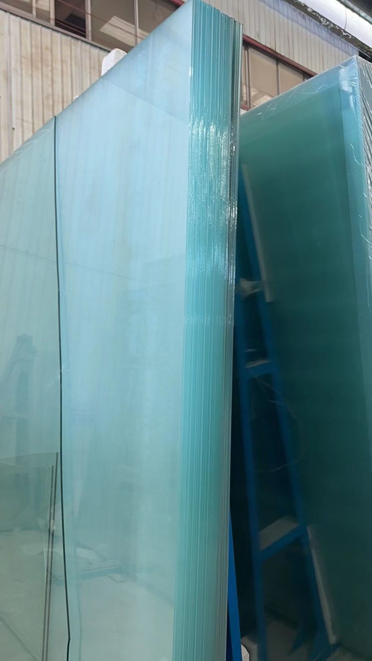 超白钢化玻璃 华莹专卖 厂家定制 展柜台专用 耐磨耐晒