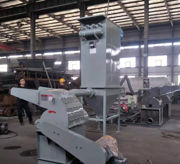 Qiangfeng Nissan 3-5 ton Crusher Wood Fresh Bamboo Research Institute Deep Processing Grinding Pulse Dust Free Grinding Machine