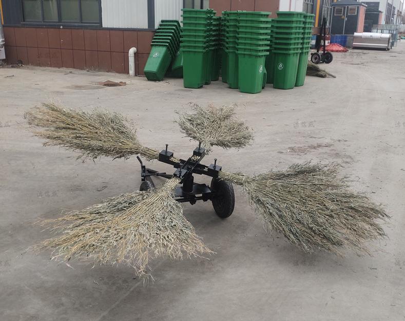 8 bundled broom type road sweepers in the factory area, broom sweeping vehicles, wind and fire wheel folding broom cleaning vehicles, road cleaning