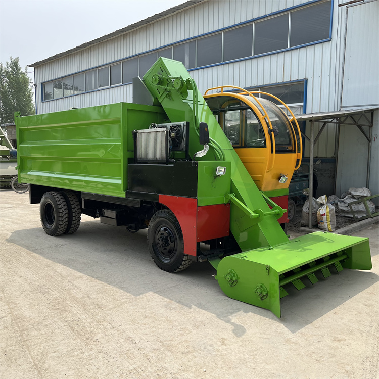 Three wheeled manure cleaning truck for breeding, saving manpower, diesel manure cleaning machine, automatic loading and unloading of cow manure cleaning truck