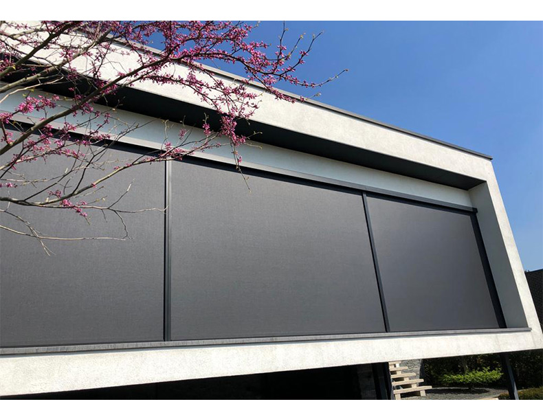 Electric windproof roller blinds, outdoor balcony sunshades, thermal insulation, lifting, outdoor courtyard rain and mosquito proof door curtains