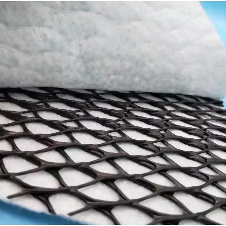 The geotextile composite drainage network used for landfills has a thickened core and strong drainage performance