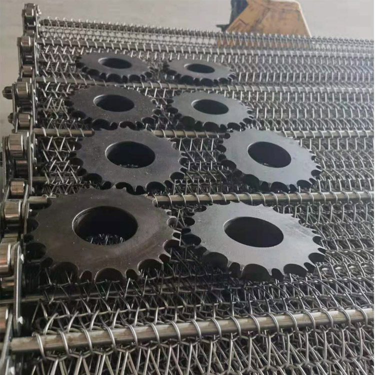 Yucheng Customized Chain Mesh Conveyor Food grade Drying Quick Freezing Cooling Metal Mesh Belt Conveyor Line High Temperature Resistance