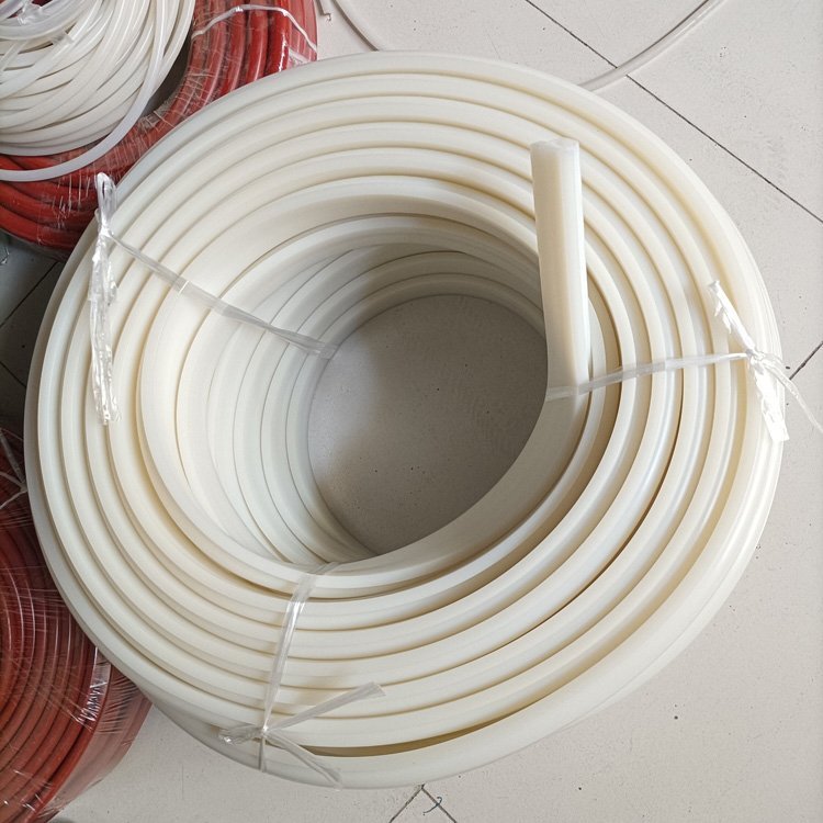 Xincheng supplies special-shaped silicone tubing and large-diameter silicone tubing manufacturers wholesale extruded silicone strips