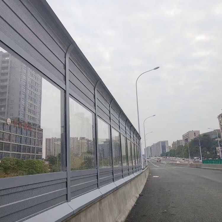 安装铁路声屏障镀锌材料工字钢吸音棉隔音效果好庞景实业