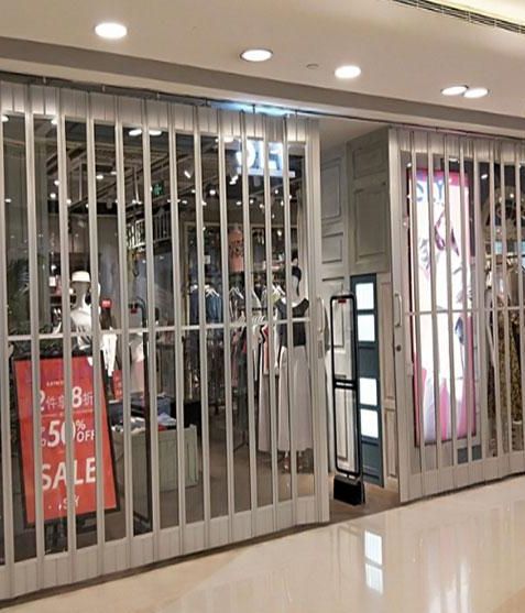 Mingxuan aluminum alloy folding doors, suspended trackless shopping mall dedicated doors, Mong Kok store sliding display doors, wholesale customization