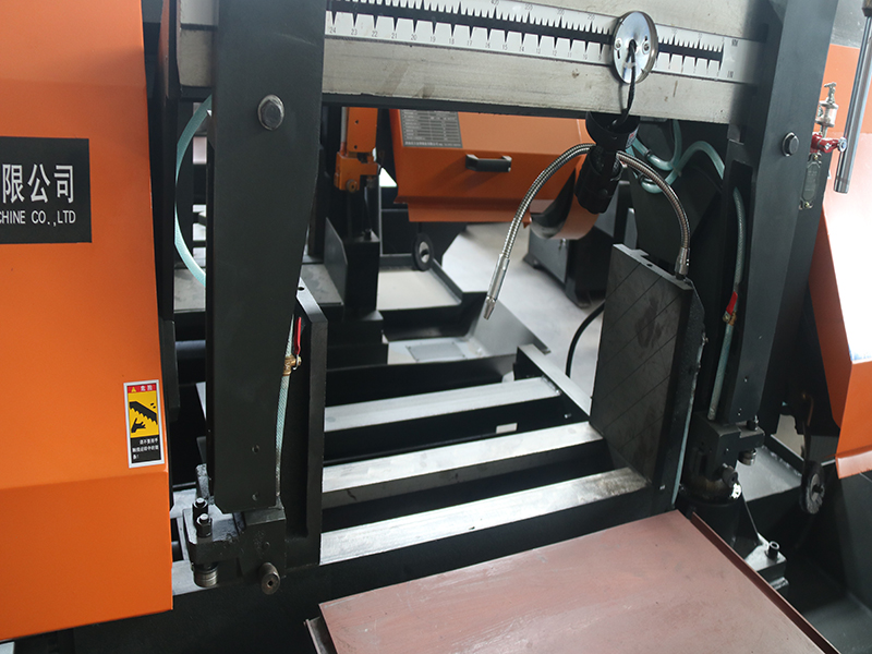 Jin Wanfeng Band Sawing Machine Horizontal Semiautomatic Metal Cutting Machine Gantry Band Sawing Machine GZ4240/65