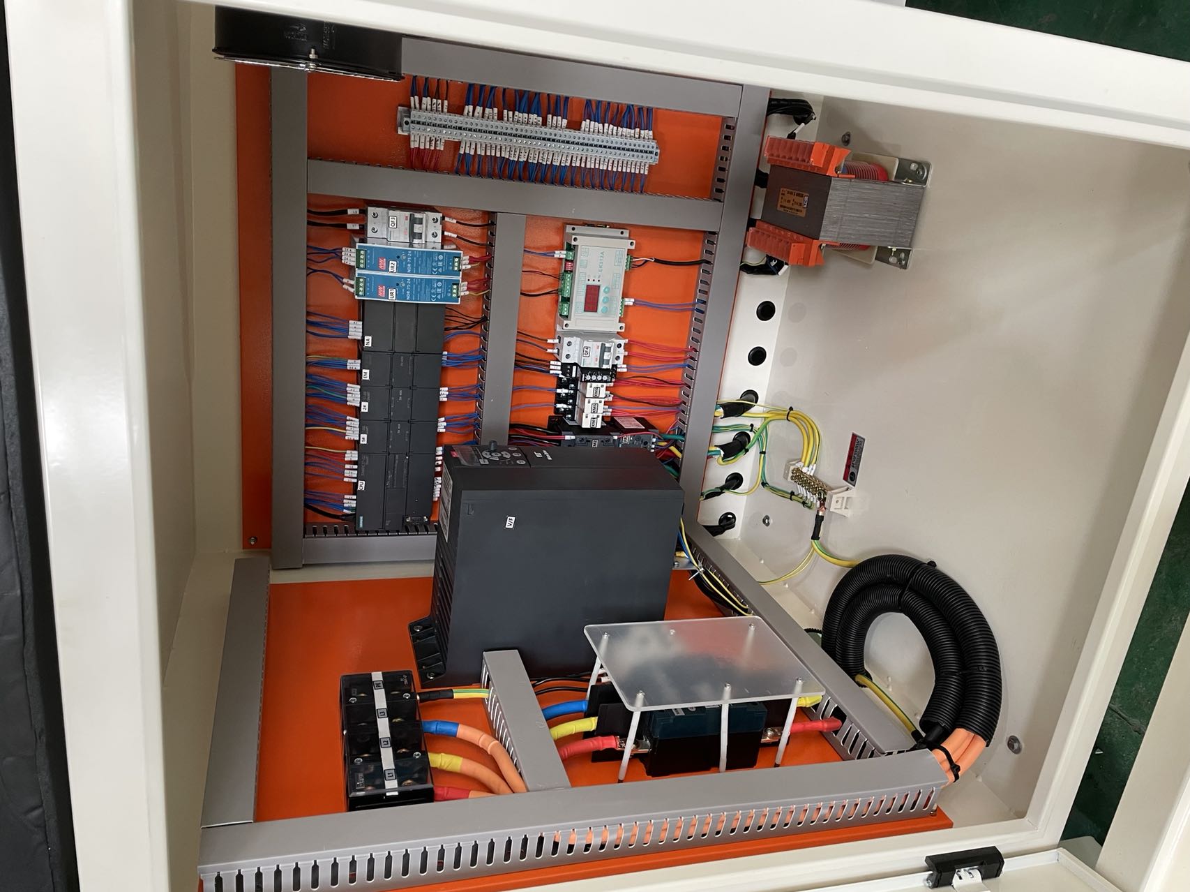 Customization of various non-standard temperature control equipment for high and low temperature integrated cooling and heating machines at Senyingyuan chiller factory