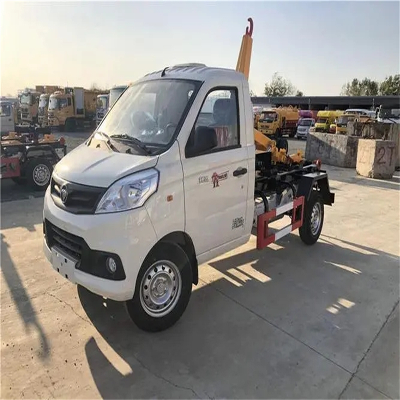 Chang'an Rear Dual Wheeled Carriage Detachable Garbage Truck Hook Arm Optional Sleeve Arm 2990 Wheelbase with 3 Square Boxes