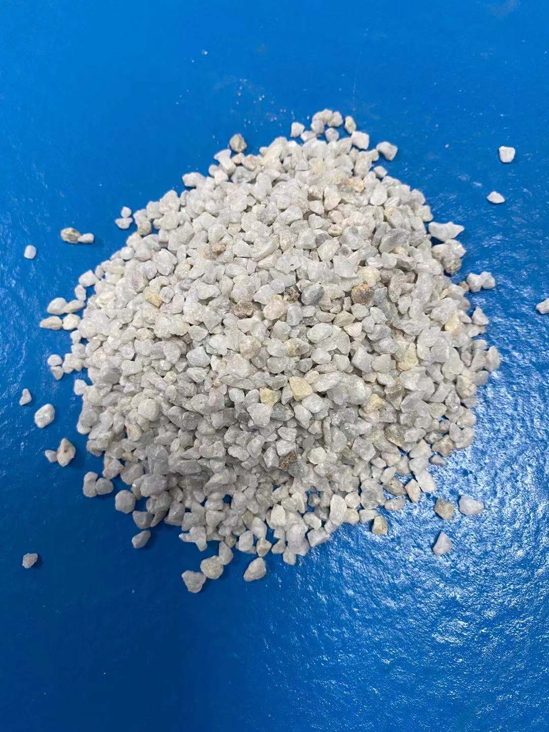 The source of the manufacturer is colorless and transparent, convenient for construction, non-toxic, non flammable, and has strong permeability