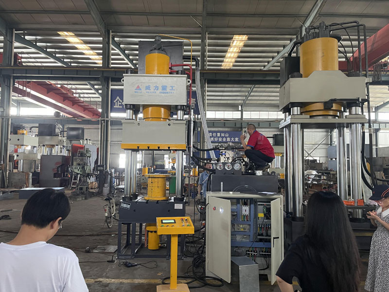 Weili Heavy Industry Automotive Parts Forging and Forming Hydraulic Press, 315 Ton Small Automatic CNC Hydraulic Press