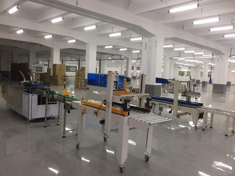 LED lighting tube packaging mechanical equipment fully automatic tube labeling and cutting LEDt8t5 tube packaging machine