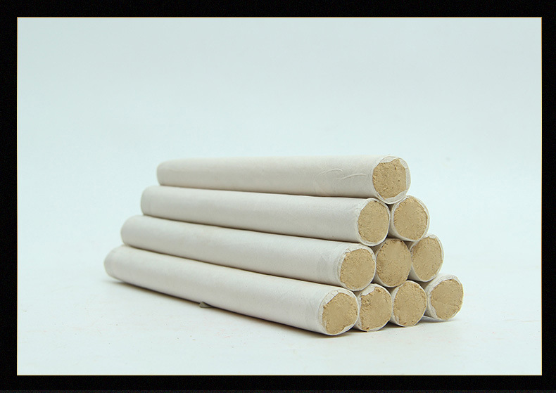 45:1 moxa stick pure moxa grass product with a diameter of 1.8cm. Moxibustion hall use moxa stick to dispel dampness