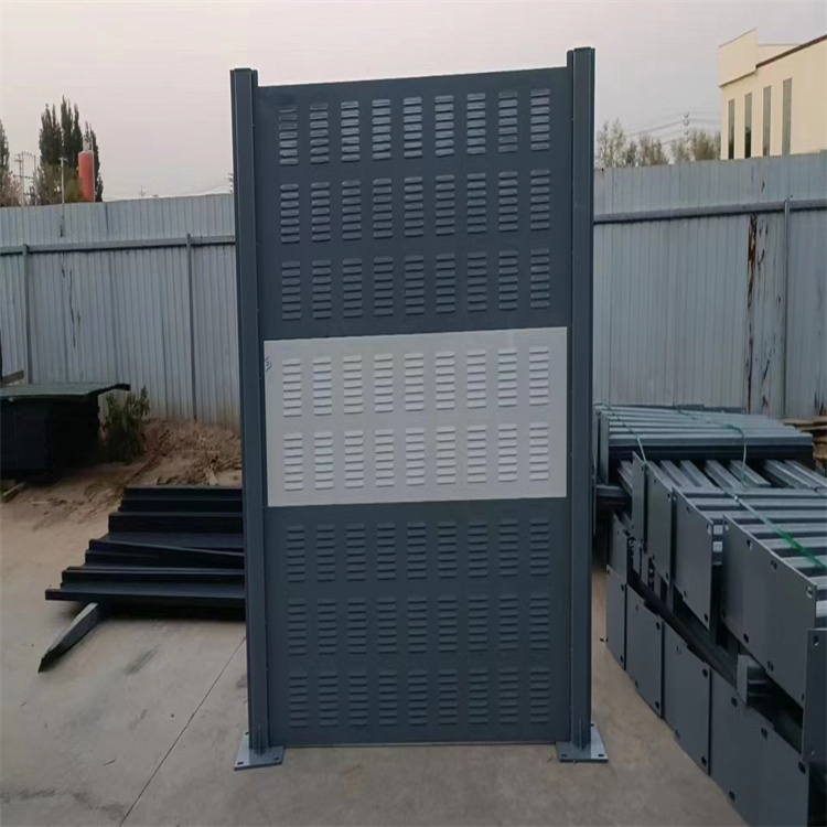 Construction of Steel Structure Fencing Construction Engineering: Light Steel Prefabricated Fencing Wall, Special Color Steel Plate Baffle for Real Estate Use